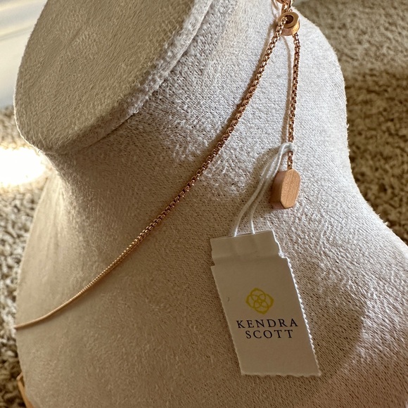 Kendra Scott Small Tegan Necklace - Rose Gold - Picture 3 of 6